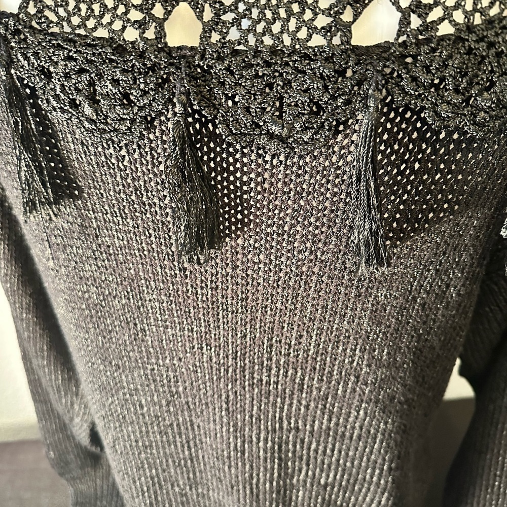 Vintage Women’s Crochet Knit Sweater With Embroidery Stunning! - Picture 6 of 7
